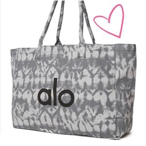 ALO Yoga Gray and White Tote Bag